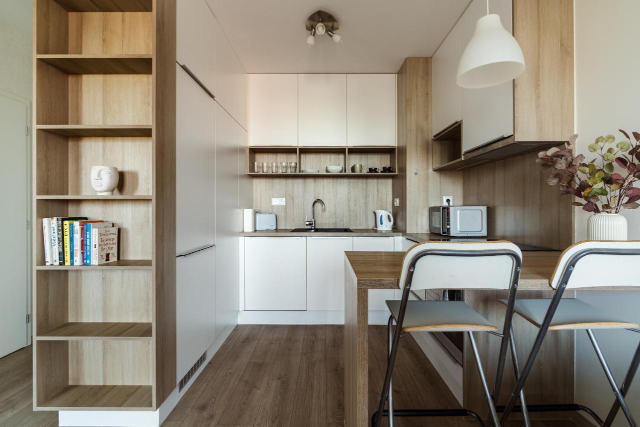 Apollis Business&budget By Ambiente * Pressburg