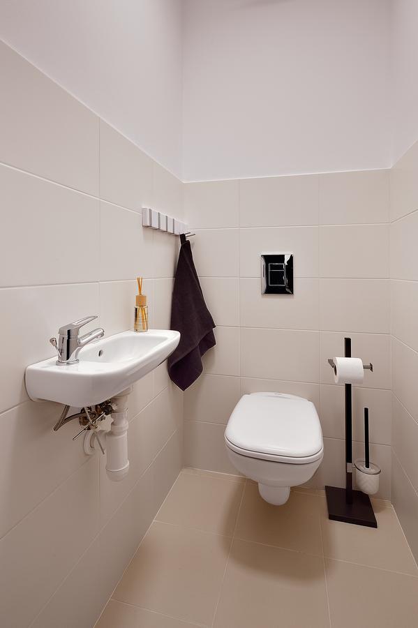 Apollis Business&budget By Ambiente * Pressburg