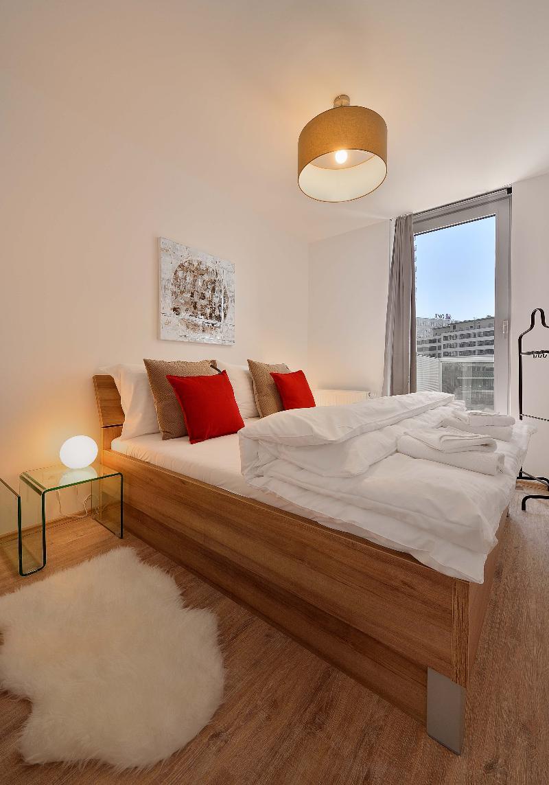Apollis Business&budget By Ambiente * Pressburg